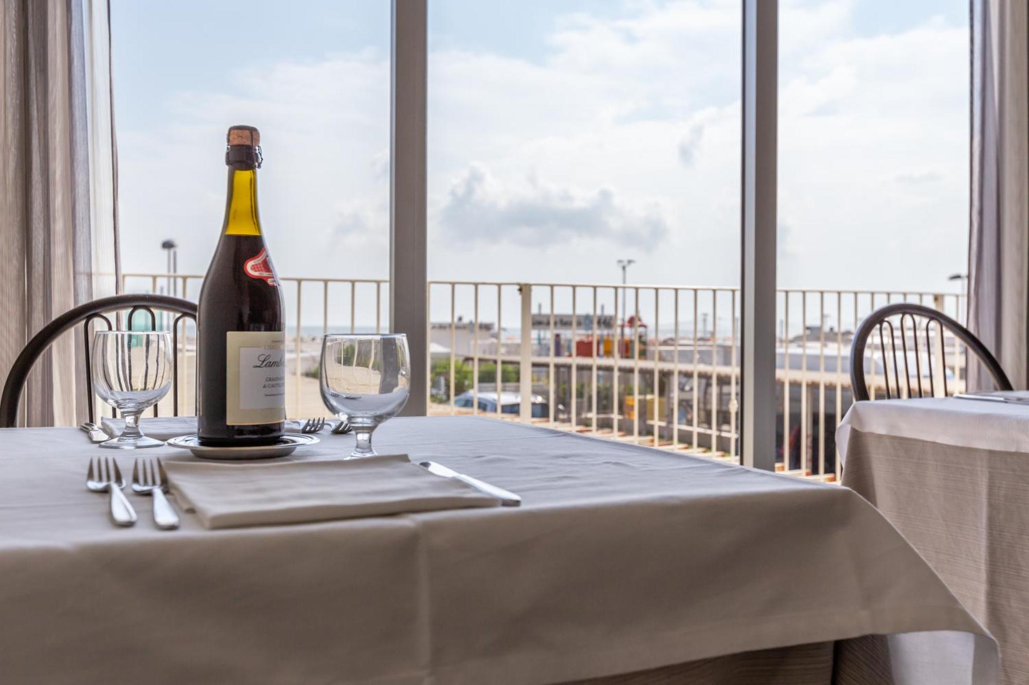 Hotel Haway Ρίμινι Εξωτερικό φωτογραφία